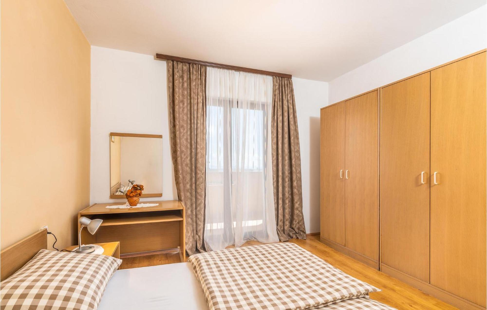 Gorgeous Apartment In Krk With Wifi Krk Town Εξωτερικό φωτογραφία